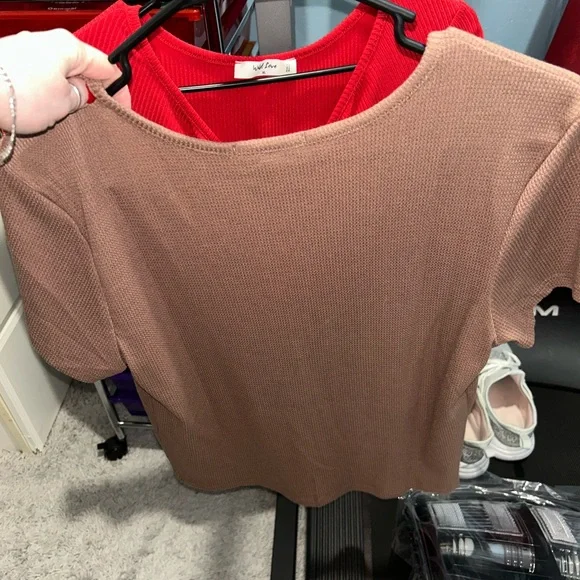 Crop top - Picture 2 of 3